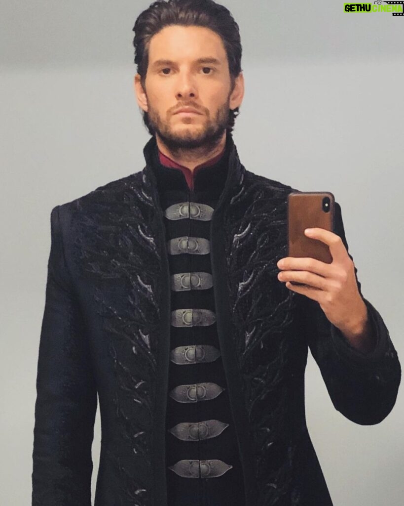 Ben Barnes Instagram - The brilliant costume designer on @shadowandbone - Wendy Partridge’s brilliant, beautiful work demands to be showcased and celebrated: So here are some of her original designs, early fittings and set pics of the Darkling’s kefta, kimono and cloak. #keftakimonoandcloak #shadowandbone #netflix