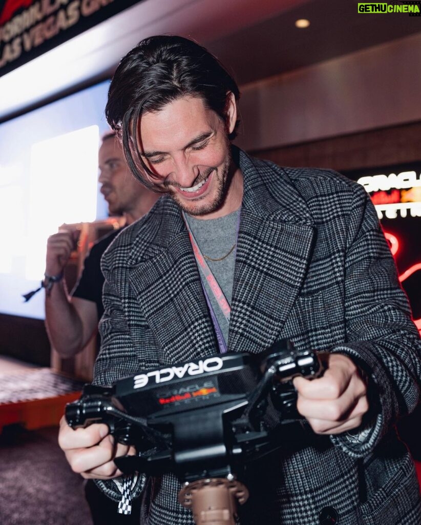 Ben Barnes Instagram - Thank you so much for the invite to the @f1lasvegas What a treat! 🏁🏎️💥 @heineken_us #HeinekenPartner 📷: @thvddeus @race.service @f1 #f1 Las Vegas