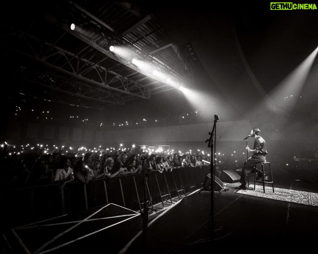 Ben Barnes Instagram - Still coming down from an unforgettable 2 week dream. Thank you to everyone who captured it for me with these great shots! ❤️💥 Europe Tour