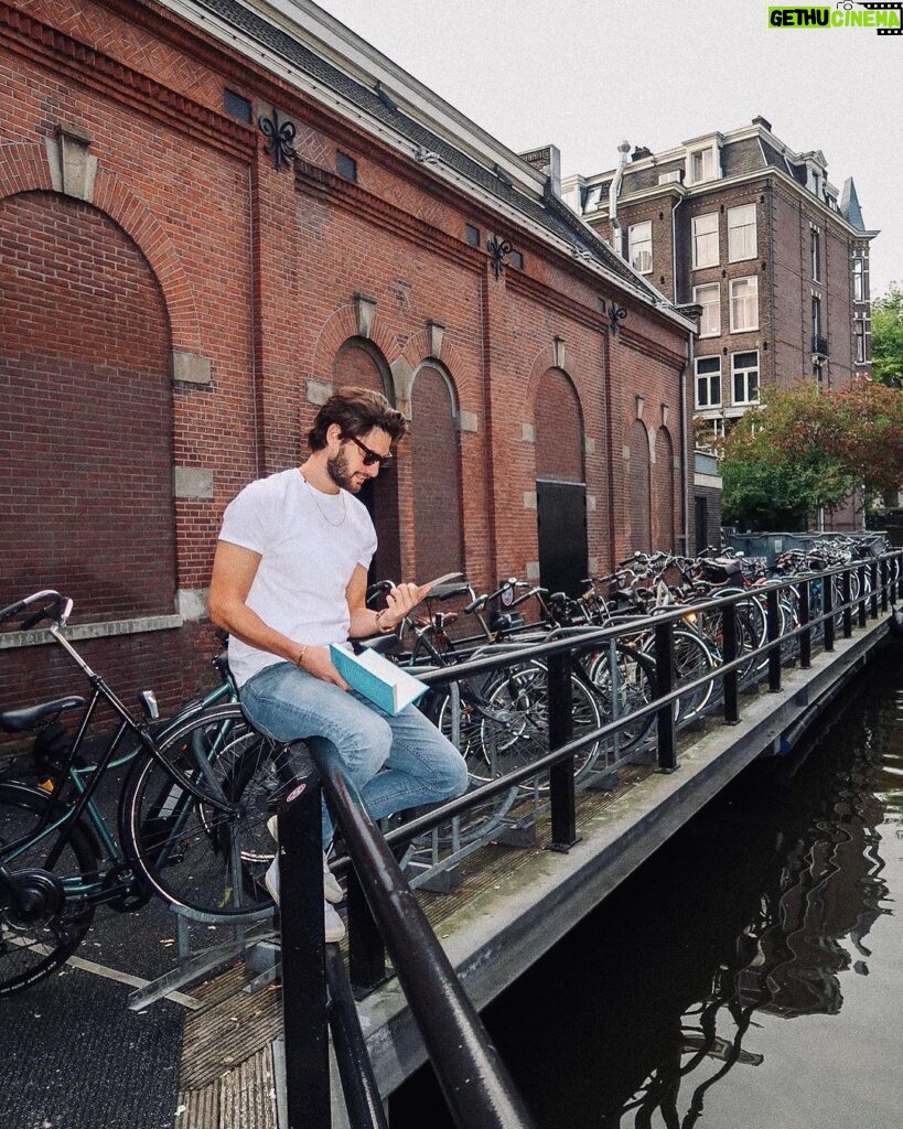 Ben Barnes Instagram - Life lately… ❤️💥 Europe