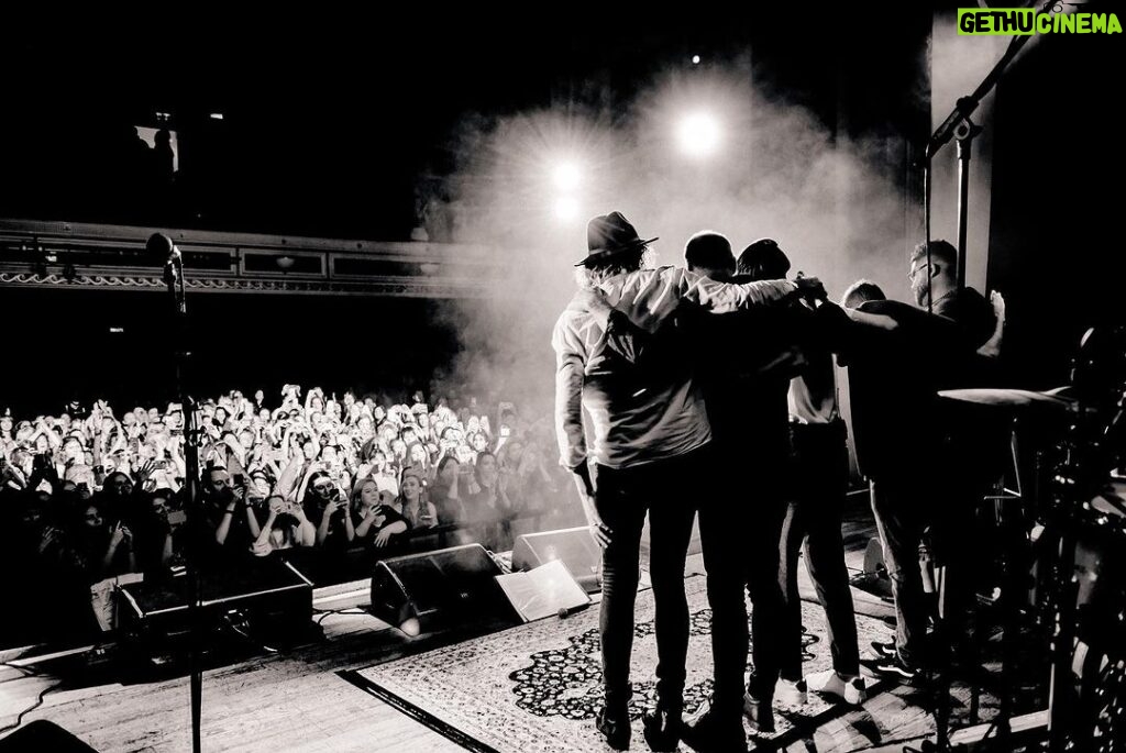Ben Barnes Instagram - London shows were so incredible. Honestly, some of the greatest nights of my life; to share these songs in my hometown in front of everyone I love and to be joined on stage by my dad (see pic 5!) I felt entirely overwhelmed by all your love, support, singing and screaming! ‘You are beloved… so be loved!’ iykyk 💓 📸 : @yascowan Islington Assembly Hall