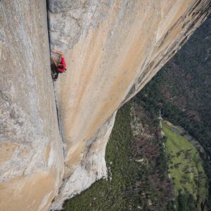 Ben Stiller Instagram - I’m going for my 3rd time to see www.freesolo.com movie in IMAX this week. Because it is what IMAX was made for. It’s a wonderful film- inspiring and emotional. Just great film making by @chaivasarhelyi and  @jimmy_chin. Go see it in IMAX . I benefit in no way other than the satisfaction of a good recommendation.