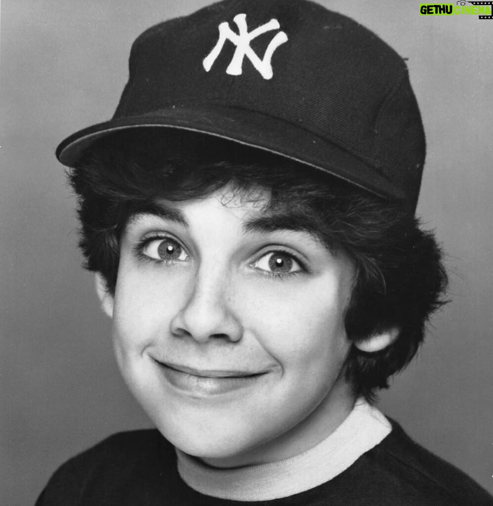 Ben Stiller Instagram - Tech Avail, will audition. Special skills: juggling, scuba diving, tap dancing and drums. Commercials on request. #oldheadshotday #cryforhelp
