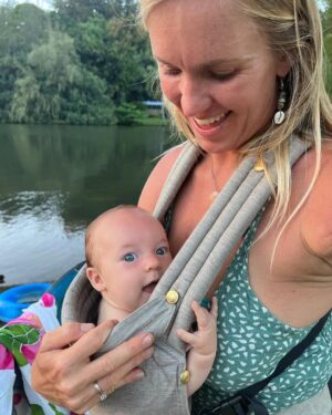 Bethany Hamilton Instagram - So grateful to be her Mama!
Alaya has been a ray of sunshine lately! She’s so sweet, physically strong and fairly easy going! She get a lot of attention from her big brothers and she loves them with her smiles! 
Sweet moment captured by my Dad♥️
