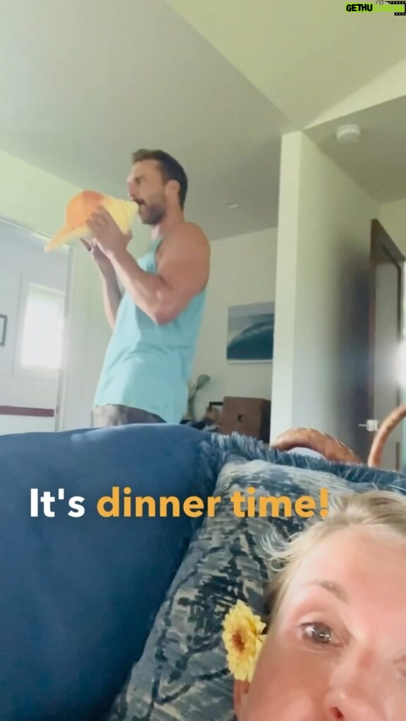 Bethany Hamilton Instagram - Wow he knows how to jam and call the children in for dinner on the conch 🐚🔊😃