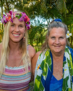 Bethany Hamilton Instagram - Two weeks before I lost my arm, I remember praying with my mom for my life to have purpose. I wanted my life to honor God.

Since then, God brought me on a journey of learning to push through some of the hardest challenges and accomplish some crazy fun things! He used this wild and devastating experience to give me a neat platform to share my story and be a reminder that we all can overcome.

I really cherish being an encouragement to so many people, but especially for teenage girls in particular because I remember how hard it was for me - and that was before technology and social media has blown up in the way that it has! When times became rough, and especially when I lost my arm, I was able to lean on my mom who encouraged me to trust in the Lord.

It is this incredible relationship with my mom and my hope to equip the younger generation with skills to make positive life choices that inspired my @ohanaexperiences Mother Daughter 90-day mentorship program. I believe that one of God’s greatest gifts to us is our mom as a mentor in our lives. My hope is that when the daughters are going through something hard, they can openly trust their mom and confide in them.

The ’Ohana Program is an opportunity to be personally mentored by me and to learn from incredible experts on essential topics geared towards strengthening girls, moms, and the mother-daughter bond. You also make sweet friendships with other moms and girls, grow in your faith, spend 4 days with me in Hawaii, and have a TON of fun!

I would love to join more mothers and daughters out there in strengthening their relationship and life overall. There’s just a few spots left in my January to Spring program and this is the ONLY ‘Ohana program my team will be doing in 2023. Link in bio to learn more and claim one of the last remaining spots! #BHOhanaExperience #OhanaExperiences