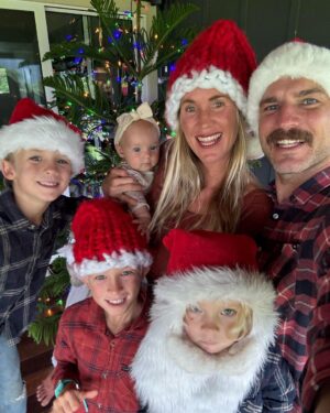 Bethany Hamilton Instagram - Merry Christmas from my family to yours! 🌺❤️

And she shall bring forth a son, and thou shalt call his name Jesus: for he shall save his people from their sins. Matthew 1:21 🎁✝️🎄