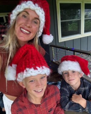 Bethany Hamilton Instagram - Merry Christmas from my family to yours! 🌺❤️

And she shall bring forth a son, and thou shalt call his name Jesus: for he shall save his people from their sins. Matthew 1:21 🎁✝️🎄