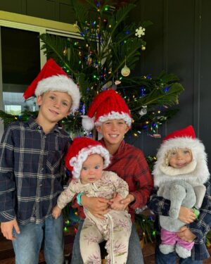 Bethany Hamilton Instagram - Merry Christmas from my family to yours! 🌺❤️

And she shall bring forth a son, and thou shalt call his name Jesus: for he shall save his people from their sins. Matthew 1:21 🎁✝️🎄