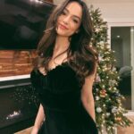 Bethany Mota Instagram - 2022, see u soon baby ☺️🍾🥂 Los Angeles, California