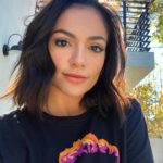Bethany Mota Instagram - Shoutout to the sun for having my back and making my hair look super hot for this selfie ☀️ #sunpun #imdun