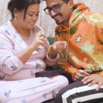 Bharti Singh Instagram - Shower your loved ones with infinite gifts until they say #ReneeDe Checkout the products on www.reneecosmetics.in and use code BHARTI10 to get 10% off. #ReneeDe #ReneeCosmetics #PremiumFragrance #ReneePerfumes #FestiveGift