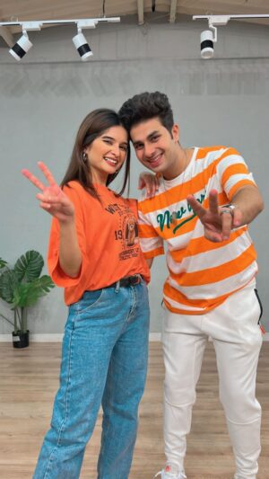 Bhavika Sharma Instagram - Mileya mileya 🧡
Make your covers on this choreography and do tag us!🥰

#reels #explore #trending #mileyamileya #jiggarthakkar #dance #bhavikasharma