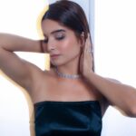 Bhavika Sharma Instagram - I SEE YOU LOOKIN’ AT MY ……. Complete this🙈 . . . . 📸:- @smileplease_25 MUA:- @shine_and_shadow_ 👗:- @saumyaa__22_