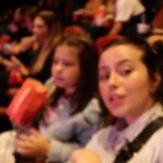 Bia Jordão Instagram - passando pra declarar (publicamente) meu orgulho pela minha irmã. ontem fui ao cinema prestigiar o novo filme que ela participou e, a cada momento que eu a via em cena, meu coração transbordava de tanta alegria. que delicia poder te ver voando alto, irmã. seu talento é apenas um detalhe comparado com sua preciosidade. voa mais alto porque to aqui esperando pra te aplaudir de pé. te amo, preciosa.