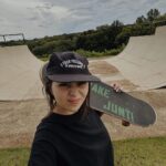 Bia Jordão Instagram - skin skatista ativada? 🤟🏼