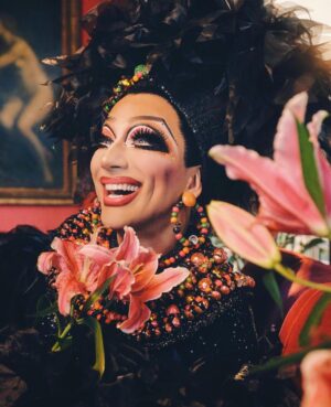 Bianca Del Rio Instagram - PROFESSIONAL CLOWN 
PART TIME MODEL 
CAPS LOCK QUEEN 💅🏽
📸 @erik_carter
