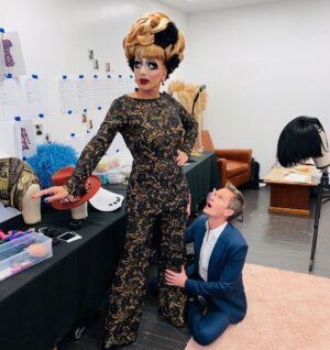 Bianca Del Rio Instagram - DRAG ME TO DINNER is now streaming on @hulu 🖤
👗 @philipheckman @marchappelnyc
