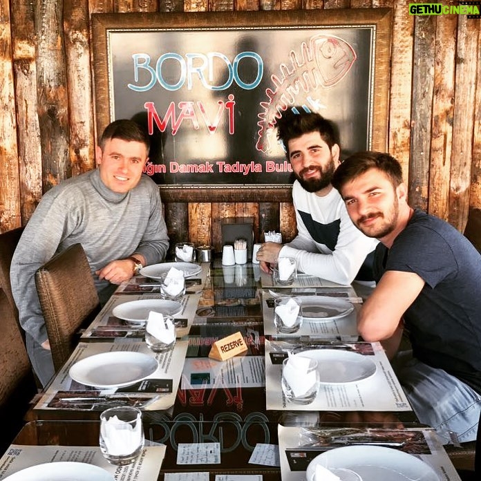 Bilal Hancı Instagram - Balık mı yedik lokum mu belli değil en yakın zamanda tekrar gelmek üzere teşekkürler abicim :) @bordomavibalik @fatihyasinim Bordo Mavi Balık Erşan Yılmaz