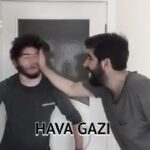 Bilal Hancı Instagram - Her mahallede vardır bunlardan :) @atakanozyurt @fatihyasinim