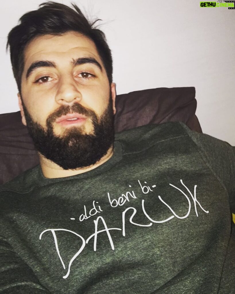 Bilal Hancı Instagram - Aldi beni bi Darluk 😂 sweat sormayın please @cabrigonzalez gardaşımdan alusığuz :)