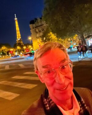 Bill Nye Instagram - Bonjour! 🇫🇷
