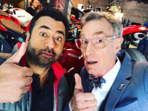 Bill Nye Instagram - ‪Happy Spring Equinox from the set of my pal @kalpenn‘s new show Sunnyside. ‬