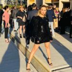 Billie Lourd Instagram - 🙏🏼🌅🙏🏼Took a bunch o #blaséontheoutside pics but felt mega #blessedontheinside to be at @nicolasghesquiere ‘s magical @louisvuitton show in #stayclassysandiego Salk Institute