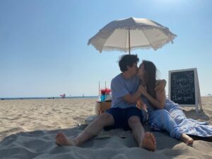 Billie Lourd Instagram - 🤕😻🤕#happyearlybday2me and as the kids say this is #howitstarted SWIPE 4 #howitsgoing  @avstenrydell surprised me with this inCrEdiBLe early bday picnic on the beach 😭💕#ilovehimsomuch …then I decided it would be a #cuteidea to hop on a @bird scooter. My #cutieidea ended up being the #oppositeofcute when I #bustedmyassontheassphault PSA don’t go on #birdscooters kids they’re dangerous af and go way too fast!!! Thank u for listening to this PSA may the force be with my face / potentially broken hand / swollen af knee also thank u to everyone at UCLA urgent care you guys are the #GOAT for bandaging up this old lady (in other news thank you for all the birthday love!!! Seeing your posts makes being in #severepain much less painful ❤️) pps fuck u bird scooters #flipthebird2bird ppps shout out to my body and its reflexes for protecting me from a much worse fate #reflexflex