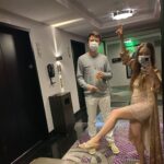 Billie Lourd Instagram - 🦵🏼👩‍❤️‍👨🦵🏼#parentsnightout means forcing @avstenrydell 2 take a bunch of #touristypics of you puttin your #legup #allovervegas and #runningdownupescalators (special shout out to GrandMa @aenclade and PopE @erickb310 4 hangin upstairs with the kid while we acted like kids) and yes I’m #doublefistingmilkbar #longestcaptionevergoesto Youth