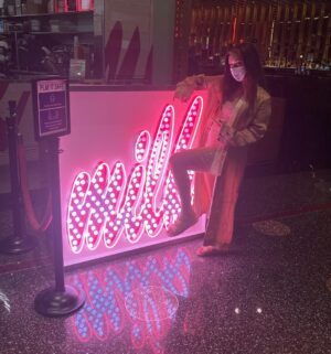 Billie Lourd Instagram - 🦵🏼👩‍❤️‍👨🦵🏼#parentsnightout means forcing @avstenrydell 2 take a bunch of #touristypics of you puttin your #legup #allovervegas and #runningdownupescalators (special shout out to GrandMa @aenclade and PopE @erickb310 4 hangin upstairs with the kid while we acted like kids) and yes I’m #doublefistingmilkbar #longestcaptionevergoesto
