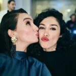 Birce Akalay Instagram – Many thanks to Harper’s Bazaar Turkey for this marvellous night worthy of us.
It was the most sincere and real ceremony I have attended for a long time. Thank you for honouring us with this special ceremony.
See you next year.

🤍

Dün gece çok özel bir kadına ödül verme şerefine nail oldum. Kendisi Avrupa’nın ilk yapay kalp naklini gerçekleştiren doktorumuz gururumuz;
Sayın Dilek Gürsoy. 
Diğer karelerde gördüğünüz güçlü ve öncü kadınları da tagliyorum.Siz merak edip bakarsınız artık.

🤍

Dün beni bu güçlü sahneye yakışır şıklığa ulaştıran canım arkadaşlarım.
@gokaygundogdu @cananhzl @ibrahim.junior iyi ki varsınız.

@harpersbazaarturkiye The Peninsula Istanbul