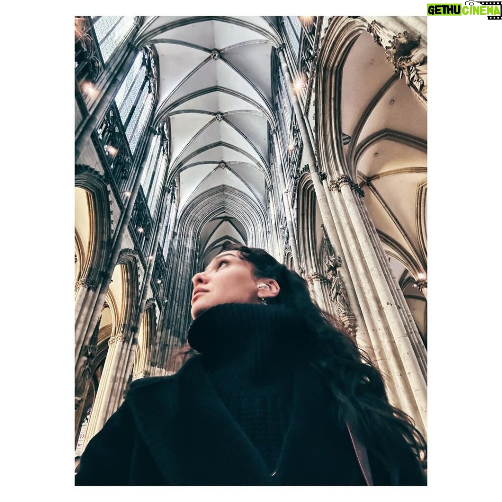 Birce Akalay Instagram - ________some selfies, tired legs faced with the sky & joyful sightseeing moments. The full moon was the icing on the cake. Lucky me! Auf Wiedersehen Cologne. Köln (Cologne), Germany