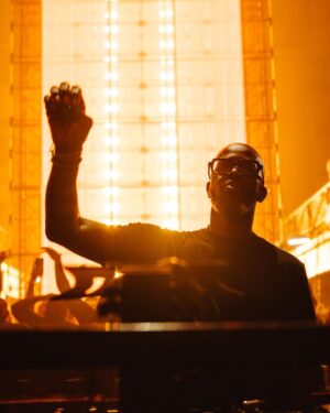 Black Coffee Instagram - London, you were bitter-sweet until the very end… what an honor to close out one of the world’s most iconic venues, @printworkslondon ❤️🙏🏿 Re-live the magic again through my latest @bbcessentialmix live from the night! (Link in bio)