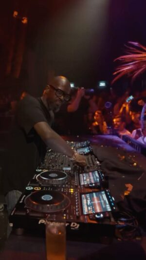 Black Coffee Instagram - We're back for week 13 with two female powerhouses @tshamusic and @_airrica in the theatre and @damian_lazarus, @weareaudiofly + @bartolomeop holding it down in the club room! See you there, @hiibizaofficial 🪩🚀

#HiBlackCoffee