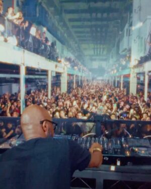 Black Coffee Instagram - London, you were bitter-sweet until the very end… what an honor to close out one of the world’s most iconic venues, @printworkslondon ❤️🙏🏿 Re-live the magic again through my latest @bbcessentialmix live from the night! (Link in bio)