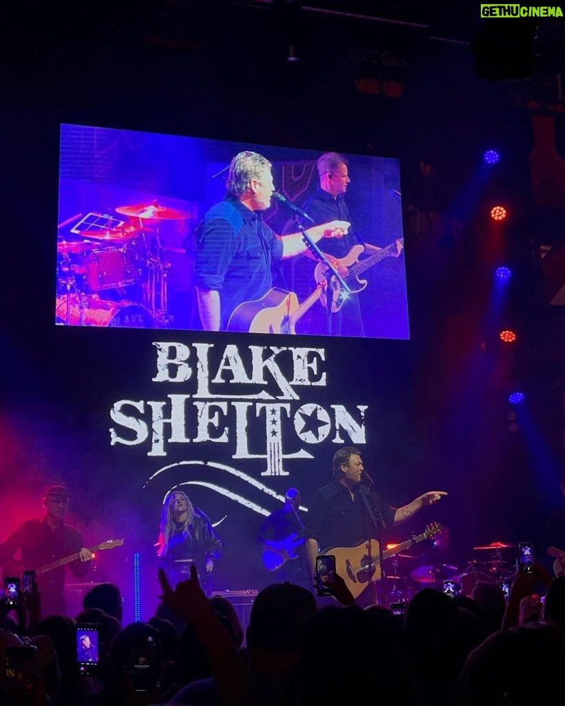 Blake Shelton Instagram - It was a big time in Orlando last night 🙌 We loved seein’ @blakeshelton and @bryceleatherwood share the stage again — even better that it was at Ole Red 😉 Ole Red Orlando