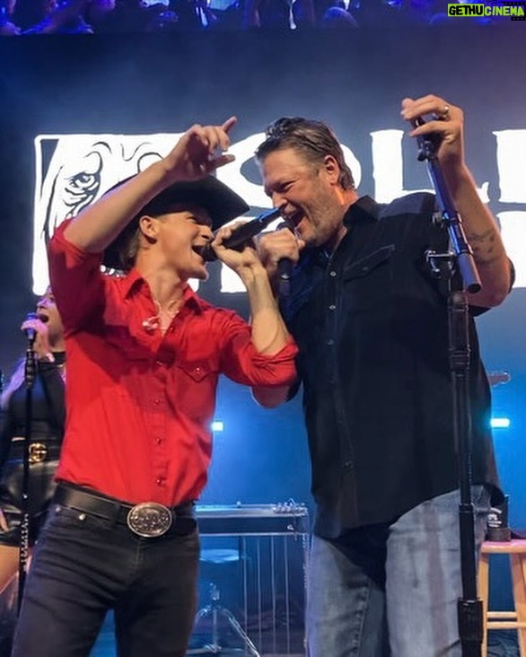 Blake Shelton Instagram - It was a big time in Orlando last night 🙌 We loved seein’ @blakeshelton and @bryceleatherwood share the stage again — even better that it was at Ole Red 😉 Ole Red Orlando