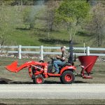 Blake Shelton Instagram - Never talk about the size of another man’s tractor….