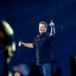 Blake Shelton Instagram - We wrapped the #BackToTheHonkyTonk Tour in Buffalo last night. Cheers to a hell of a tour y'all!!!