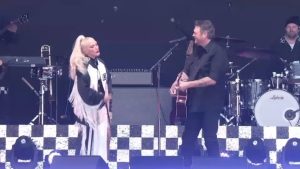 Blake Shelton Instagram - @gwenstefani and @blakeshelton rocked the #TikTokTailgate stage on Super Bowl Sunday with the live debut of their new single Purple Irises 🪻🤩