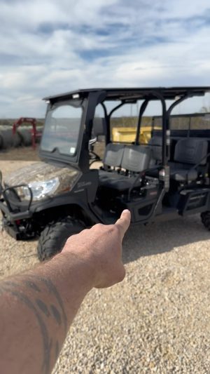 Blake Shelton Instagram - New year, new Kubota!!!!! Woohoo!!! Thanks y'all!!!!! #kubota #kubotacountry