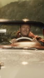 Blake Shelton Instagram - You make it feel like (less than one week) until Christmas!!! 🎄-Team BS #blakeshelton #gwenstefani #holidaymusic #youmakeitfeellikechristmas