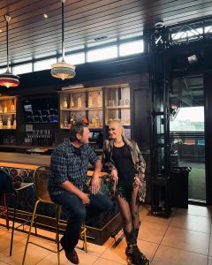 Blake Shelton Instagram - I love you @gwenstefani but you're going down.. Y'all don't miss tonight's episode of @barmageddonusa on @usanetwork!!! #Barmageddon