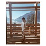 Blanca Suárez Instagram - ❄️ après ski ❄️ my beloved @inspiringsoho ♡ @lefayresorts Lefay Resort & SPA Dolomiti