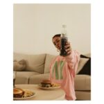 Blanca Suárez Instagram - 🍔 + 🥤 = happy thursday @cocacola_esp #RecipeForMagic #cocacola