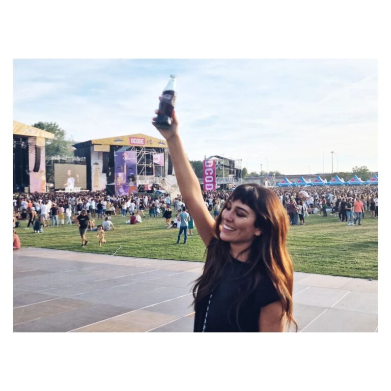 Blanca Suárez Instagram - s a t u r d a y ▪︎ @cocacola_esp #DCODE #CokeStudio #RealMagic *Publi