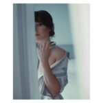 Blanca Suárez Instagram - Nueva rutina #AbeilleRoyale: miel + ácido hialurónico polifragmentado + hexapétidos.  @guerlain