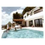 Blanca Suárez Instagram - t h e y 💫 @cris_hdezh @daveeilansbury @maikipleiter @ricardocampo ♡ The place @thestayresidences #CaLaBahia LoveU @jessicabataille Jávea