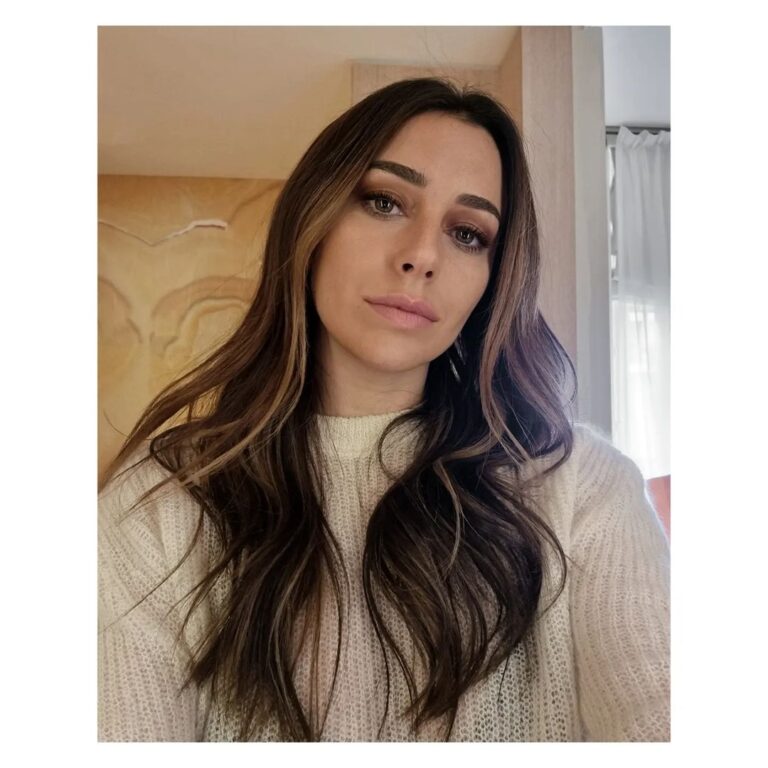 Blanca Suárez Instagram - Desliza para selfie puro y duro.